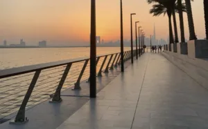 plan-b-in-duba-featured-evening-street-in-duba-1